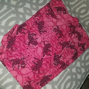 Valentine Lularoe leggings